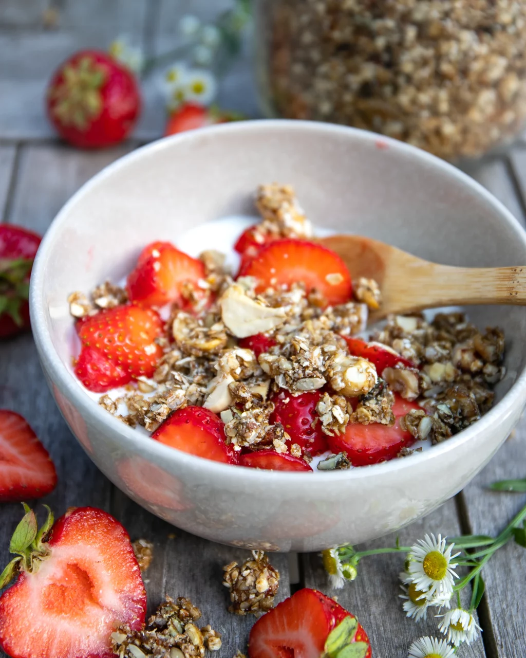 Knusper Müsli mit Erdbeeren