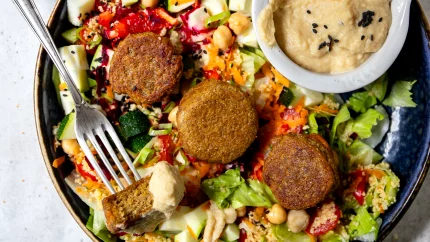 ROTE LINSEN FALAFEL